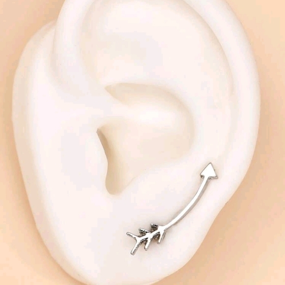 New! Tiny arrow earrings - Picture 2 of 8